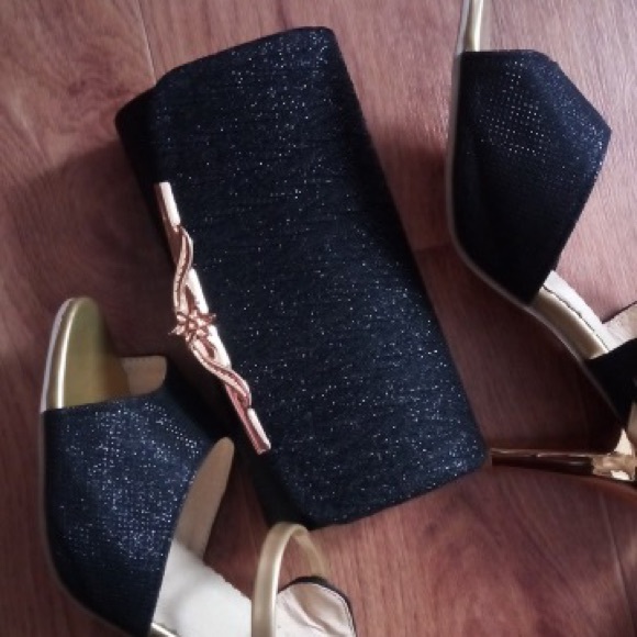 $Final$ New Clutch Purse with Chainlink Strap - Picture 3 of 5